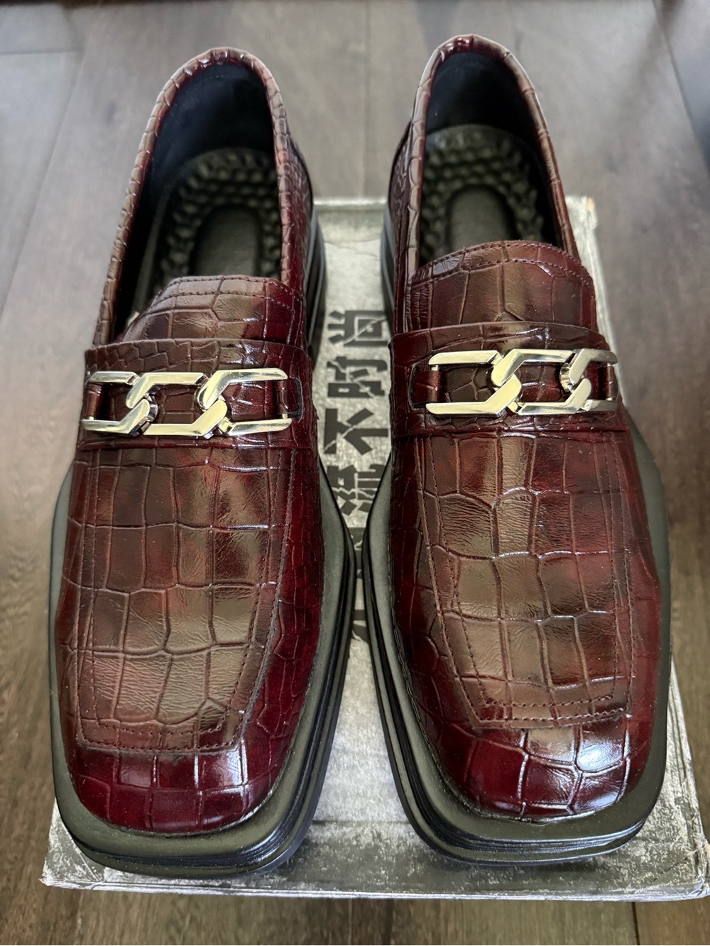 Men's Burgundy Croc-Embossed Slip-On Loafers with Metal Chain Accent